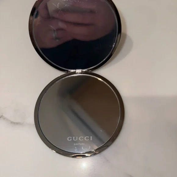 New Gucci Silver Flora Compact Mirror - Picture 8 of 12